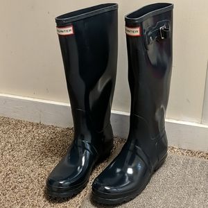 NEW Hunter glossy boots with socks!